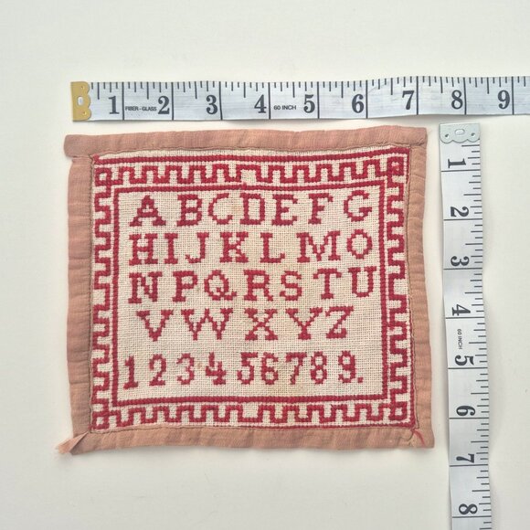 Vintage hand-embroidered alphabet - Picture 2 of 7